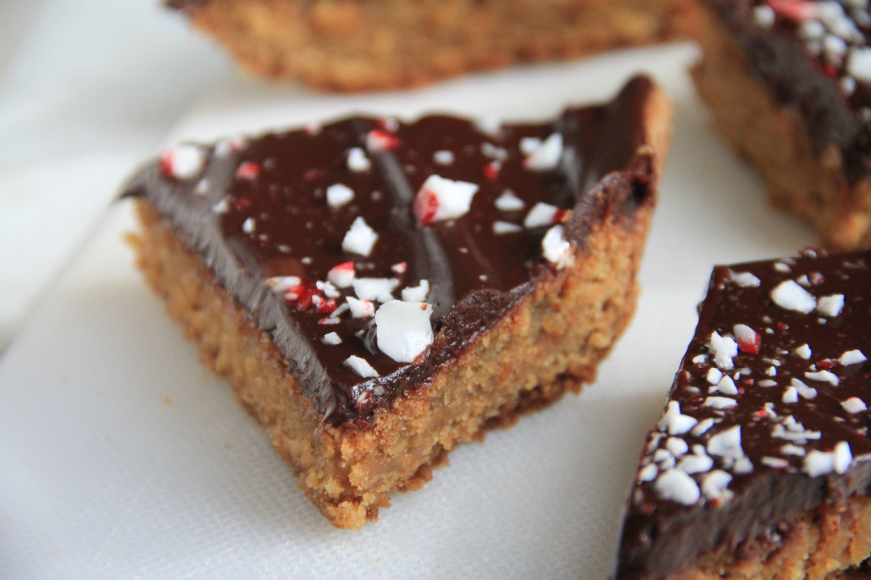 Chocolate Peppermint Cookie Bark